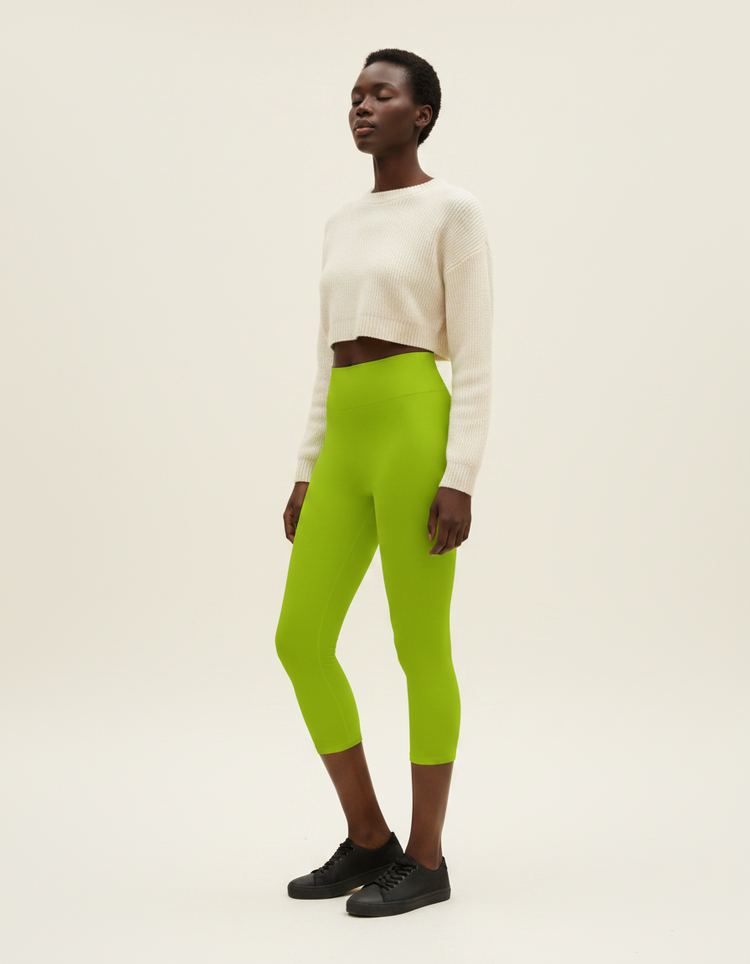 Peridot Leggings Capri Yoga Leggings — Dripper