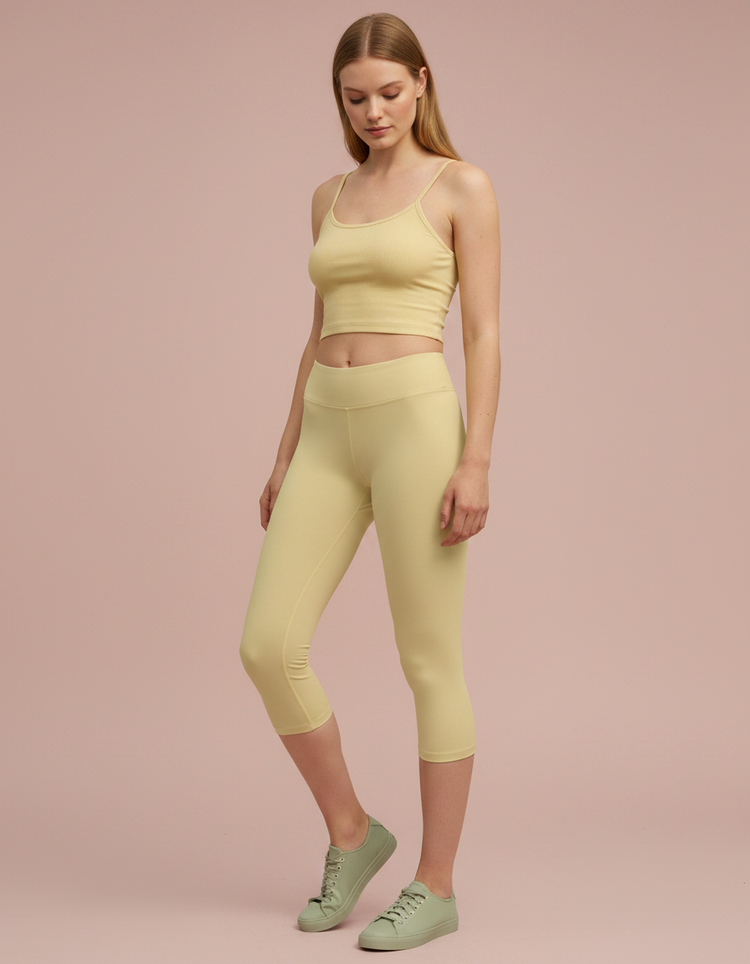 Straw Capri Leggings Capri Leggings — Dripper