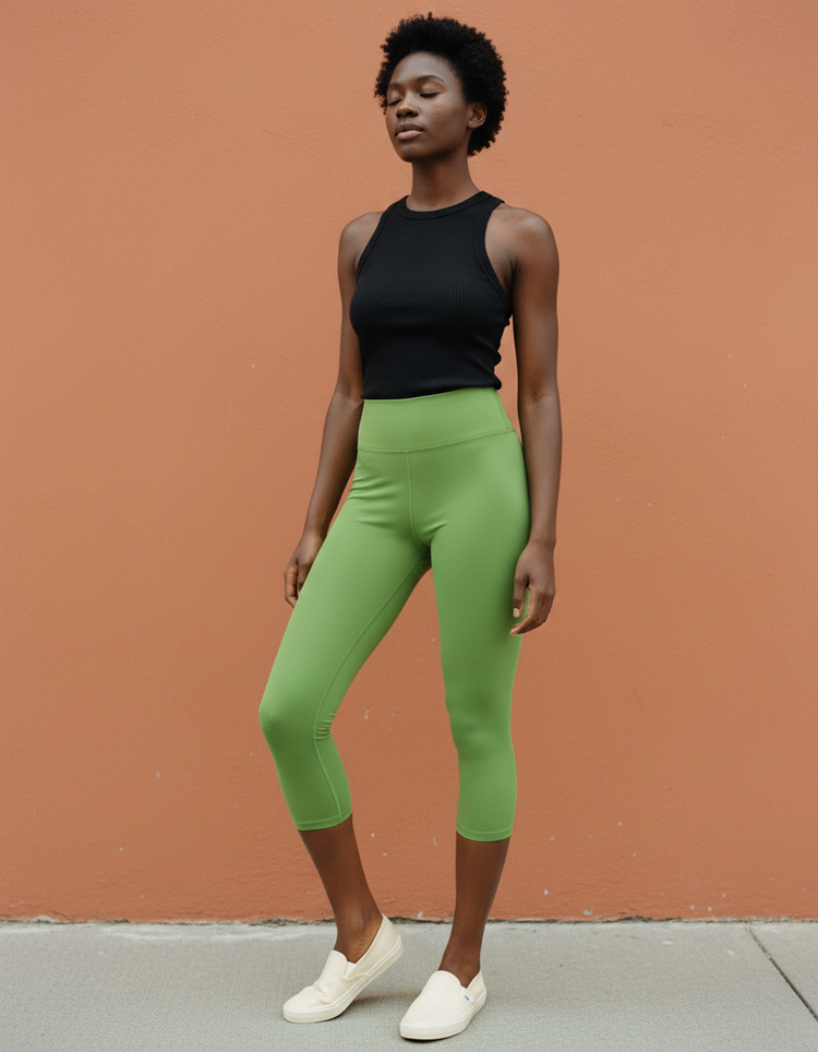 Greenery Leggings Capri Yoga Leggings — Dripper